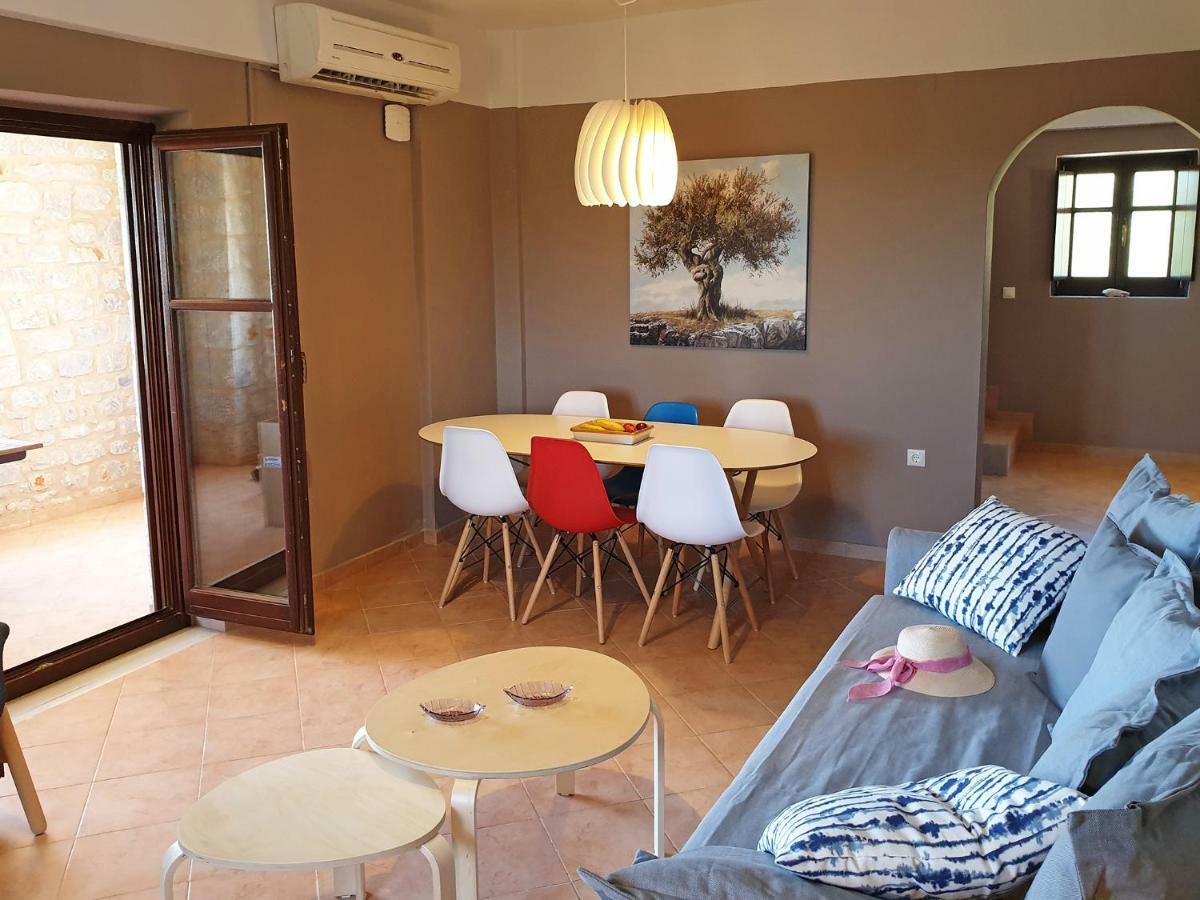 Anaroussa Diros Maisonette Areopoli Eksteriør billede